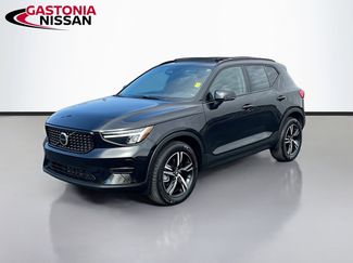 Used 2024 Volvo XC40 B5 Core video 3