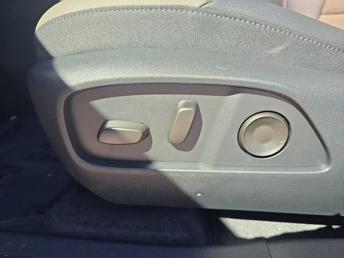 New 2026 Chevrolet Equinox LT image 12