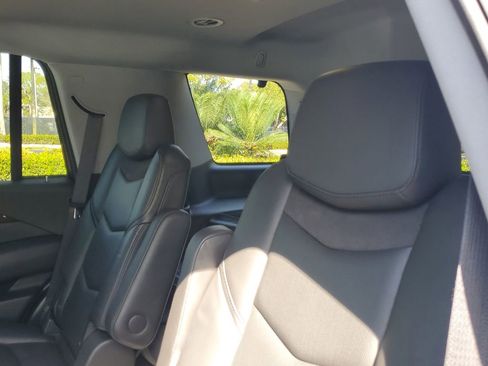Used 2018 Cadillac Escalade Luxury image 14