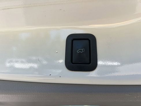 Used 2017 Toyota Highlander XLE image 54