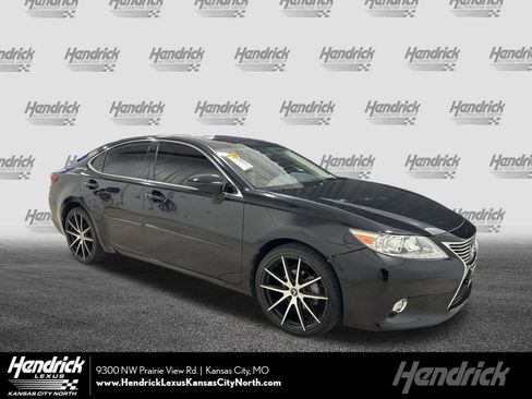 Used 2015 Lexus ES 350 w/ Luxury Package image 1