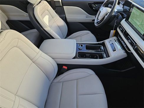New 2026 Lincoln Aviator Reserve image 13