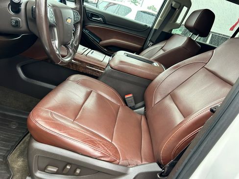 Used 2018 Chevrolet Suburban Premier image 7