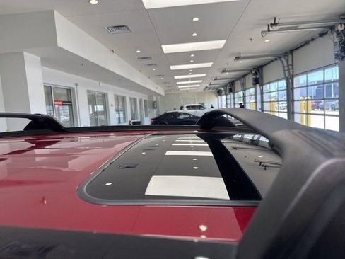 Used 2022 Toyota RAV4 XLE Premium image 6