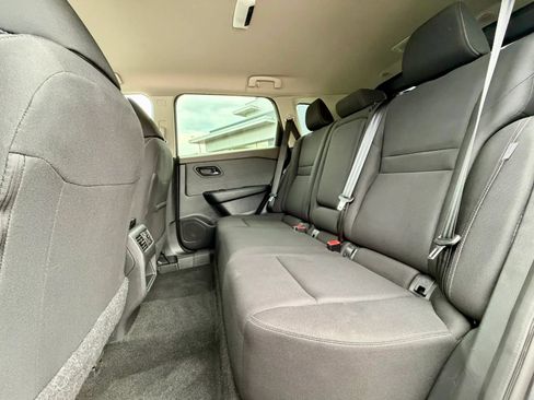 Used 2023 Nissan Rogue S AWD/4WD image 11