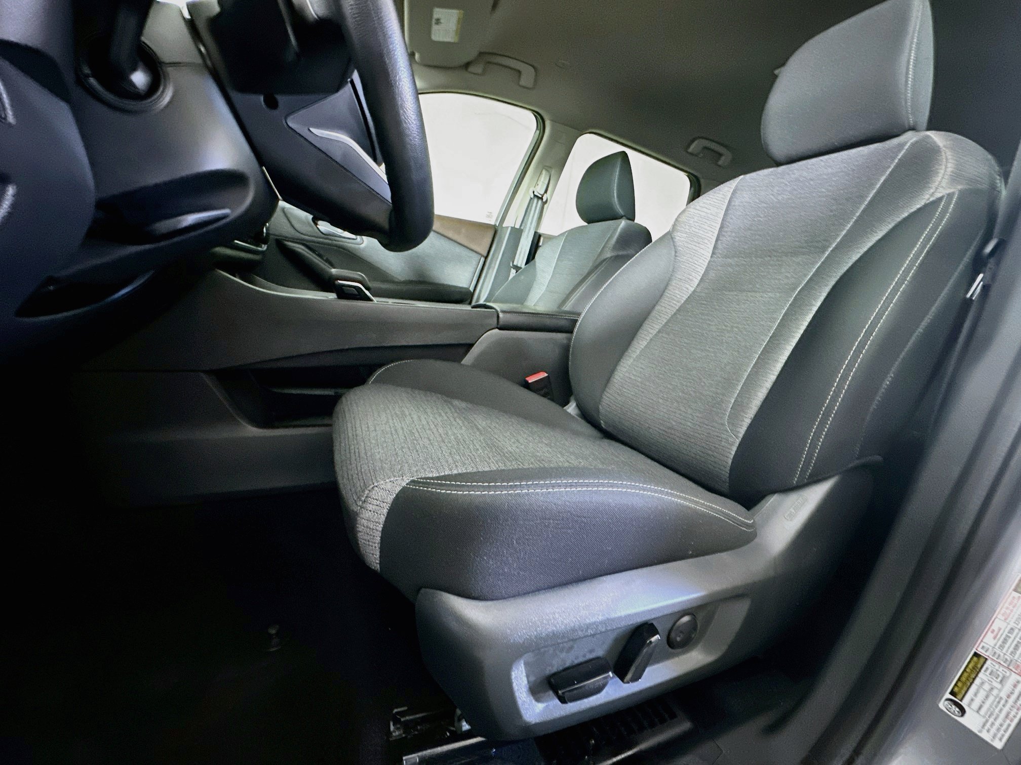 Used 2023 Nissan Rogue SV FWD image 13
