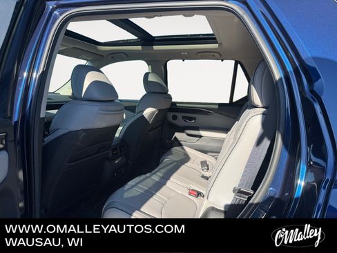 Used 2025 Honda Pilot Elite image 11