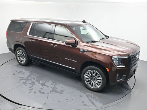 Used 2023 GMC Yukon XL Denali Ultimate image 28