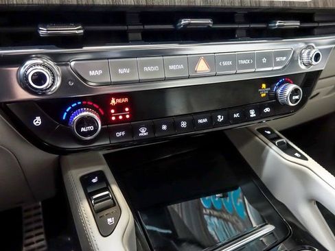 Used 2023 Kia Telluride SX Prestige image 28