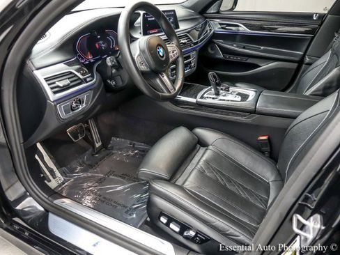 Used 2022 BMW 750i xDrive w/ Executive Package AWD/4WD image 13