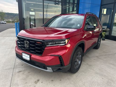 New 2025 Honda Pilot TrailSport image 1