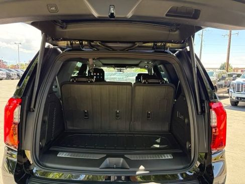 Used 2025 GMC Yukon AT4 Ultimate w/ LPO, AT4 Appearance Package AWD/4WD image 10