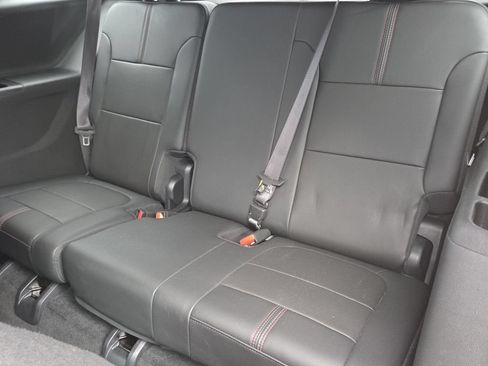 Used 2023 Chevrolet Traverse RS AWD/4WD image 13