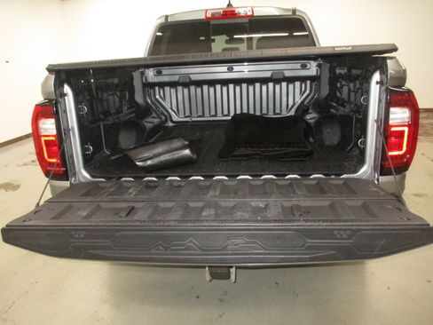 Used 2023 GMC Canyon Elevation w/ Elevation Premium Package AWD/4WD image 5