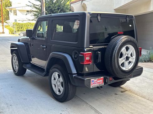 Used 2021 Jeep Wrangler Sport image 5