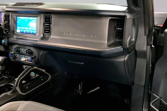 Used 2022 Ford Bronco Outer Banks AWD/4WD image 17