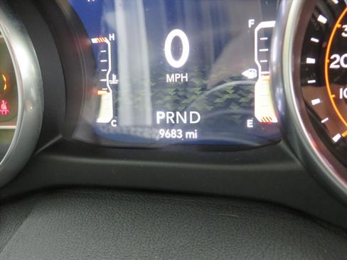 Used 2021 Jeep Wrangler Unlimited Sahara image 33