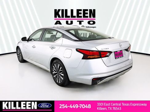 Used 2024 Nissan Altima 2.5 SV image 6