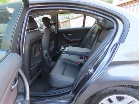 Used 2006 BMW 325i Sedan image 11