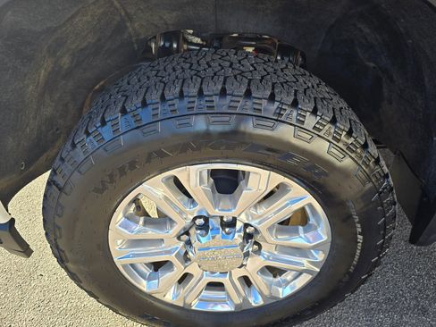 Used 2023 GMC Sierra 2500 Denali w/ Denali Ultimate Package image 34