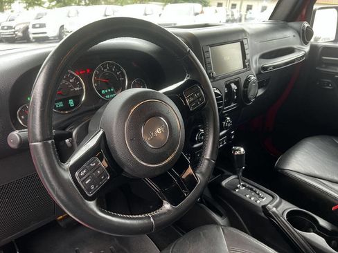 Used 2015 Jeep Wrangler Unlimited Sahara image 22