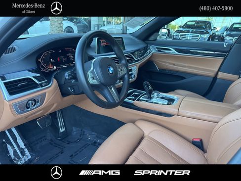 Used 2022 BMW 740i w/ M Sport Package RWD image 11