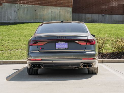 Used 2022 Audi S8 AWD/4WD image 28