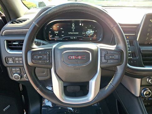 Used 2022 GMC Yukon XL SLT w/ SLT Luxury Package AWD/4WD image 21