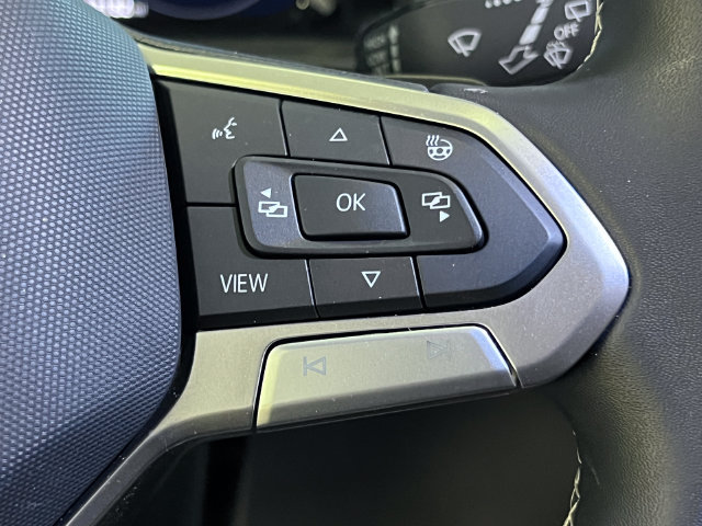 Certified 2024 Volkswagen Atlas Cross Sport SE w/ Panoramic Sunroof Package FWD image 22