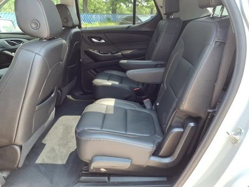 Used 2021 Chevrolet Traverse RS AWD/4WD image 11