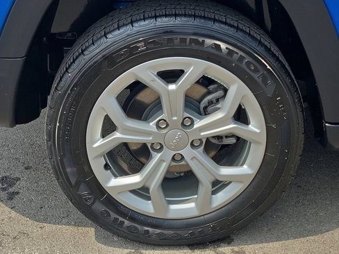 Used 2024 Jeep Compass Latitude AWD/4WD image 7