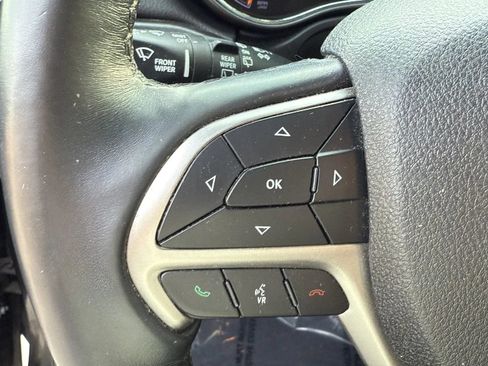 Used 2018 Jeep Grand Cherokee Laredo AWD/4WD image 32