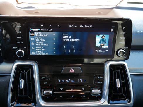 Certified 2023 Kia Sorento SX image 22