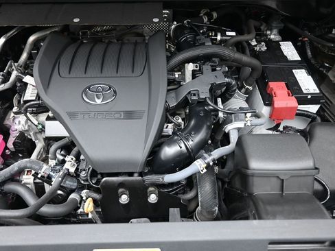 Used 2023 Toyota Highlander LE image 30