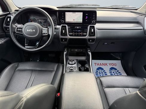 Used 2023 Kia Sorento EX image 10