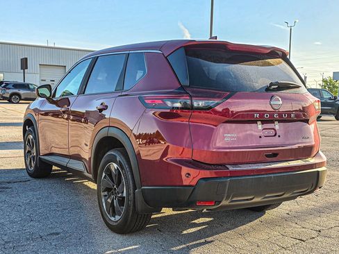 Used 2026 Nissan Rogue SV image 4