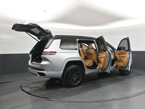 Used 2023 Jeep Grand Cherokee L Summit AWD/4WD image 50