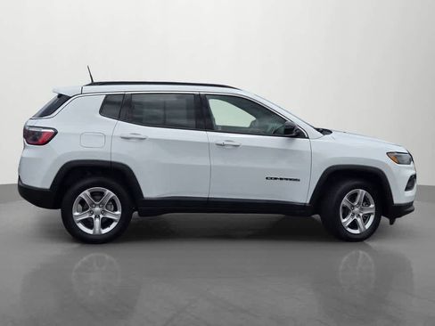 Used 2024 Jeep Compass Latitude w/ Altitude Special Edition AWD/4WD image 7