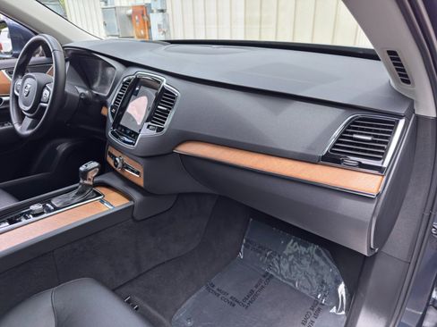 Used 2021 Volvo XC90 T5 Momentum w/ Advanced Package AWD/4WD image 15