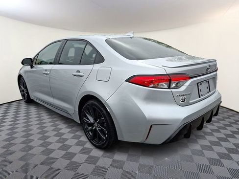 Used 2024 Toyota Corolla SE FWD image 4