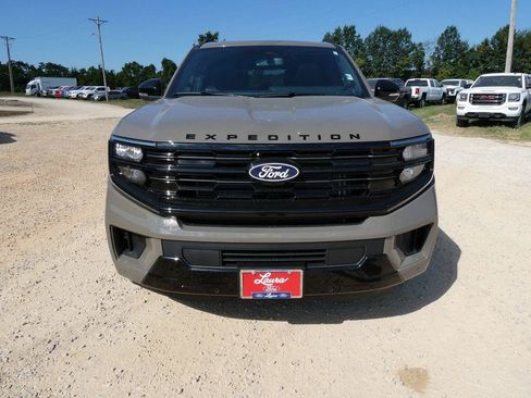 New 2027 Ford Expedition Platinum w/ Stealth Appearance Package AWD/4WD image 9