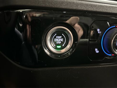 Used 2022 Chevrolet Silverado 1500 RST image 32