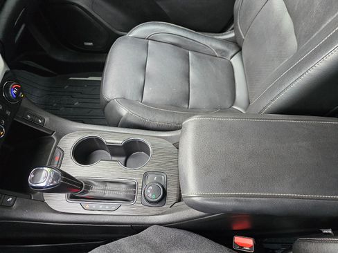 Used 2019 GMC Acadia SLT AWD/4WD image 15