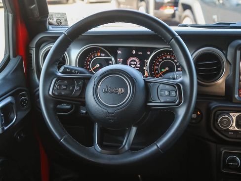 Used 2022 Jeep Gladiator Sport image 17