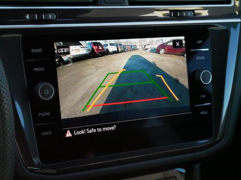 Certified 2024 Volkswagen Tiguan SE R-Line image 30