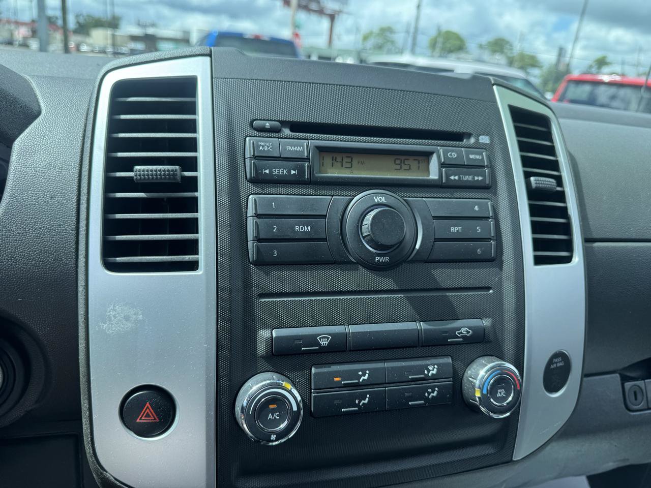 Used 2012 Nissan Frontier SV RWD image 10