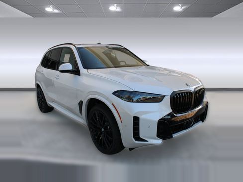 Used 2026 BMW X5 sDrive40i w/ M Sport Package RWD image 6