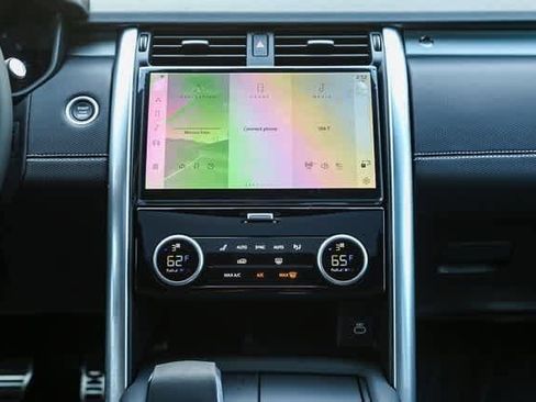 New 2025 Land Rover Discovery Dynamic SE image 14