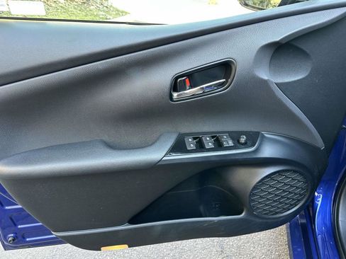 Used 2016 Toyota Prius Three image 17