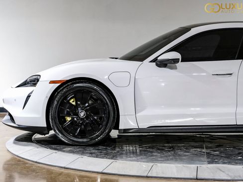 Used 2023 Porsche Taycan image 14